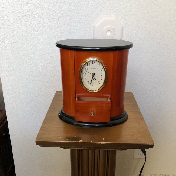 Table clock sleek - Picture 2 of 3